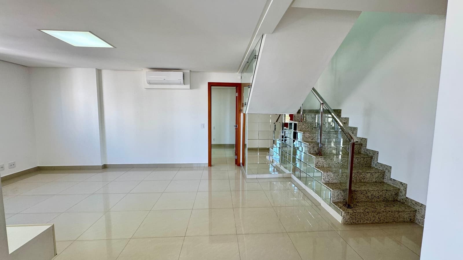 APARTAMENTO 2 QUARTOS 1 SUITE - SETOR OESTE - Lounge 22 Home Design