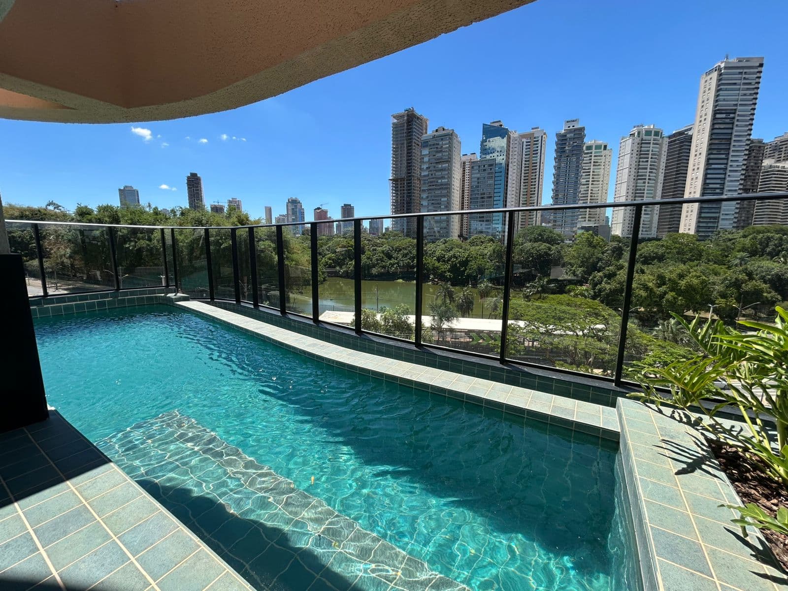 APARTAMENTO 2 SUITES E LAVABO -PEDRO LUDOVICO - VISTA PARQUE AREIÃO