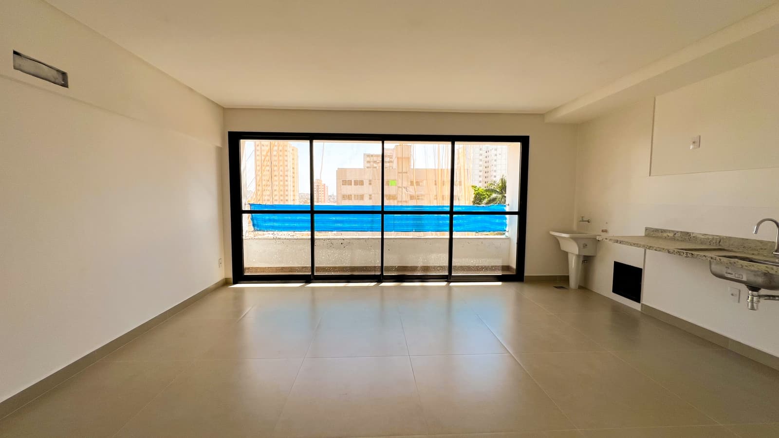 APARTAMENTO 2 SUITES SETOR AEROPORTO - VERSAT