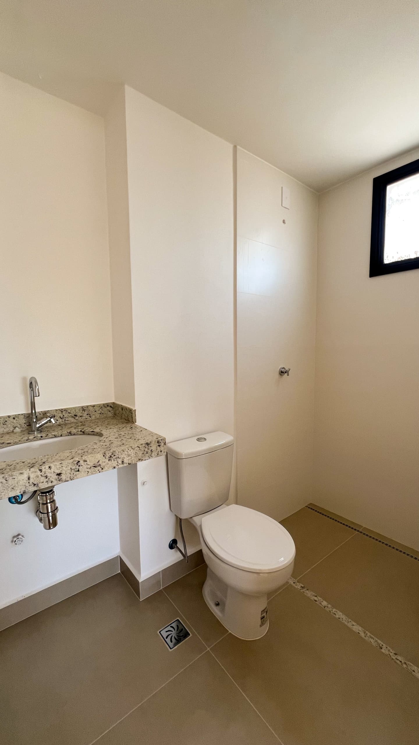 APARTAMENTO 2 SUITES SETOR AEROPORTO - VERSAT