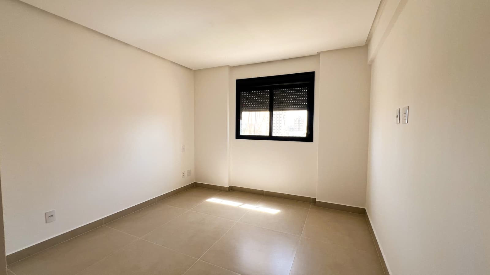 APARTAMENTO 2 SUITES SETOR AEROPORTO - VERSAT