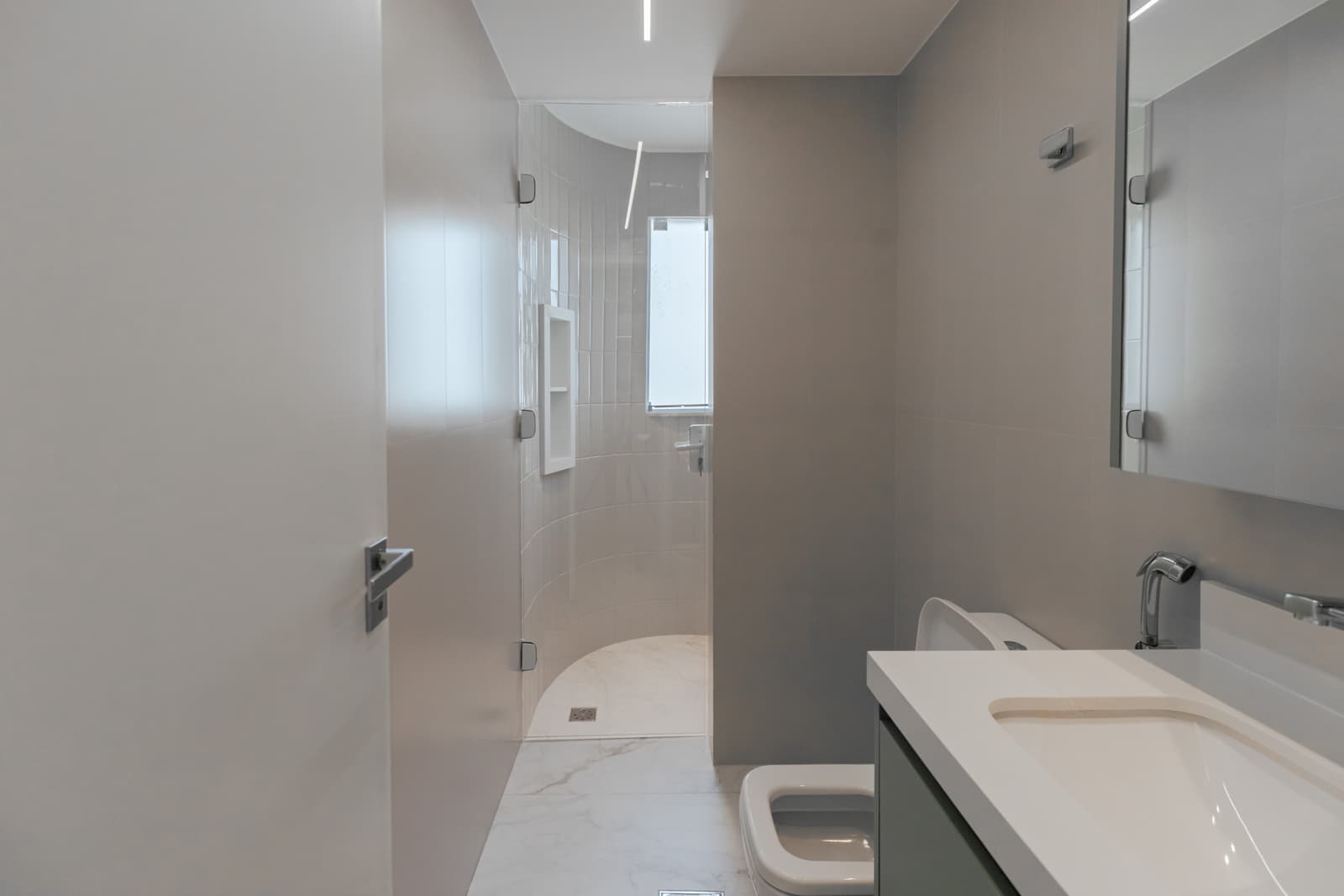 APARTAMENTO 3 QUARTOS E 1 SUITE + LAVABO - SETOR BUENO - EDIFÍCIO LUSÍADAS