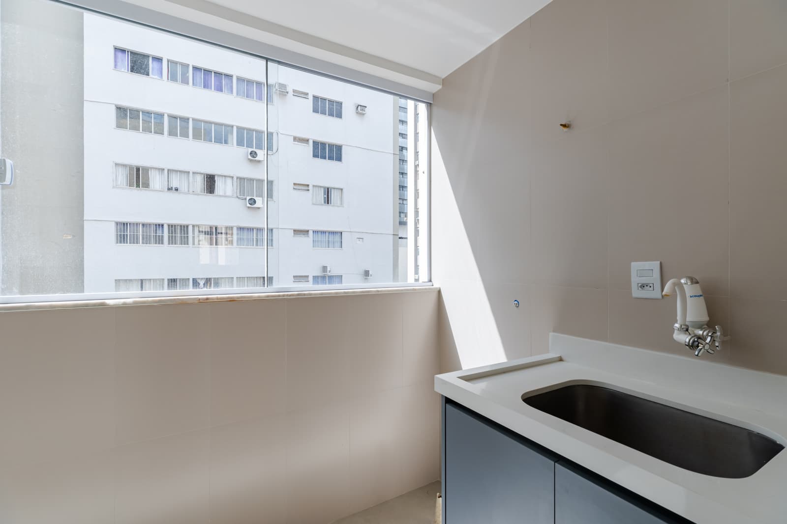 APARTAMENTO 3 QUARTOS E 1 SUITE + LAVABO - SETOR BUENO - EDIFÍCIO LUSÍADAS
