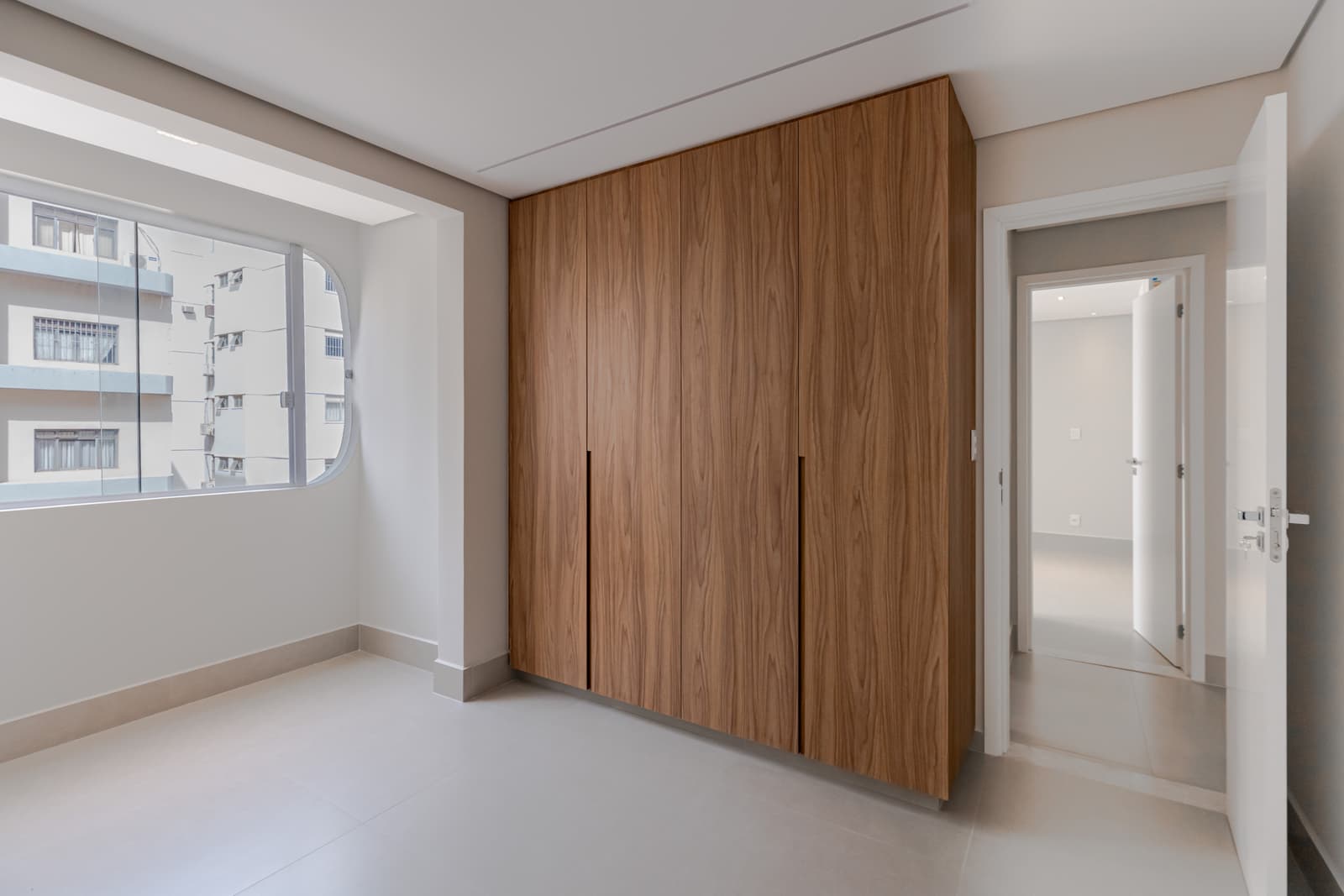 APARTAMENTO 3 QUARTOS E 1 SUITE + LAVABO - SETOR BUENO - EDIFÍCIO LUSÍADAS