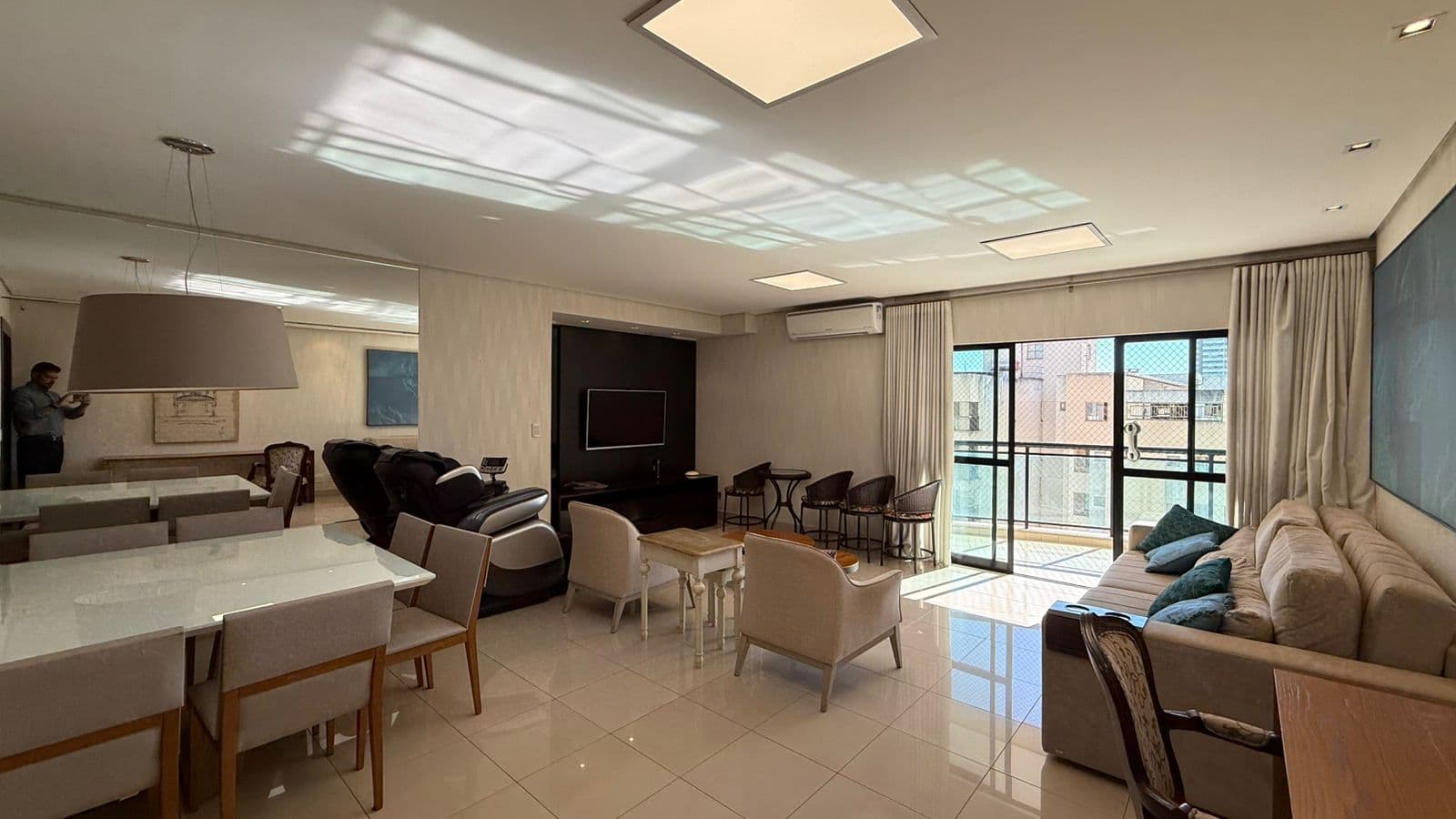 APARTAMENTO 3 QUARTOS E 1 SUITE SETOR BUENO - SOUSA ANDRADE