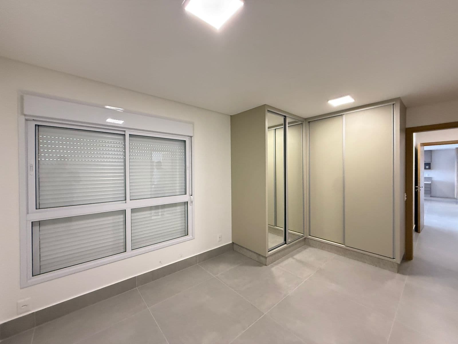 APARTAMENTO - 3 SUITES - 02 VAGAS - PARK LOZANDES- EURO PARQUE NORONHA
