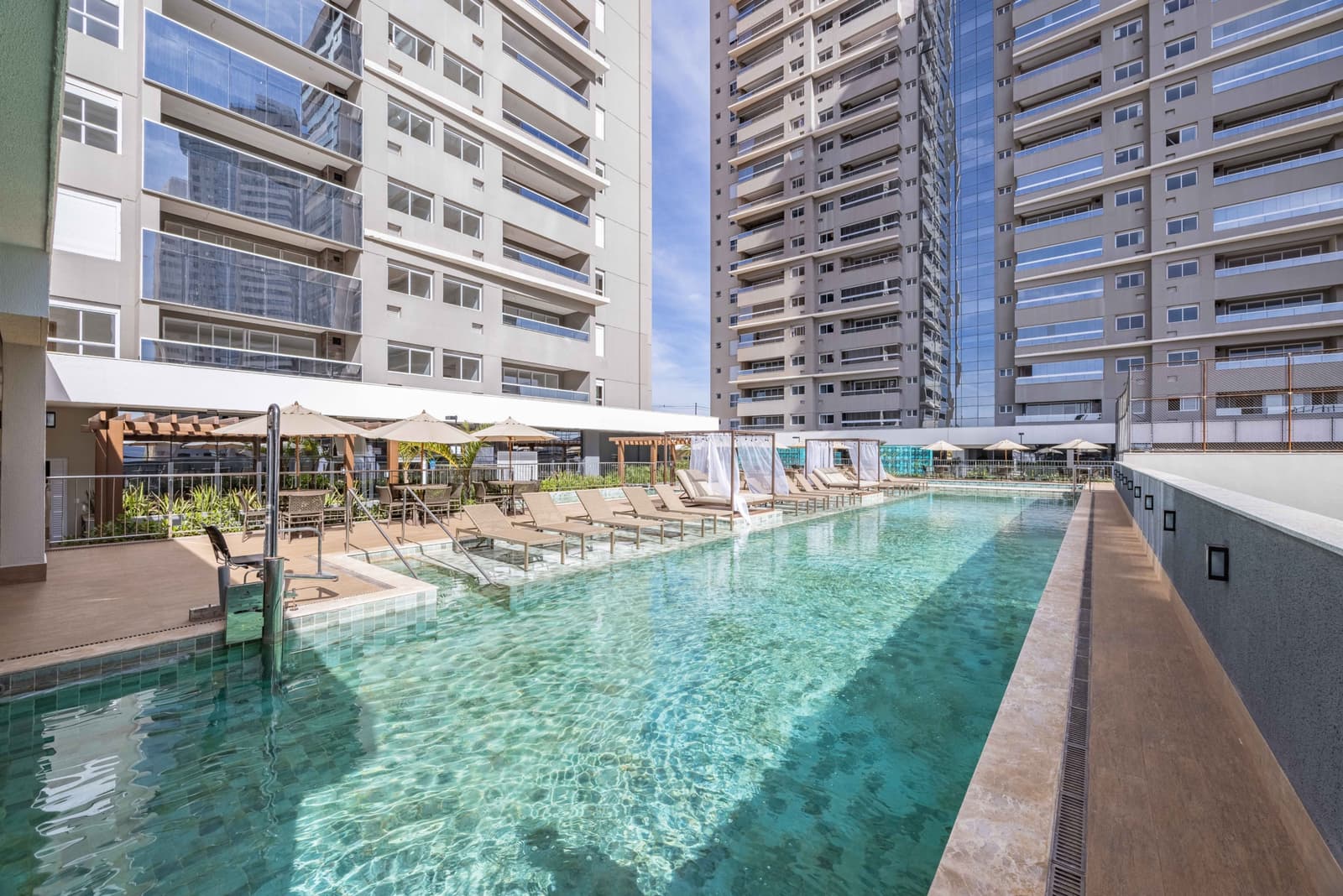 APARTAMENTO 3 SUITES E 02 VAGAS - PARK LOZANDES - EURO PARQUE NORONHA