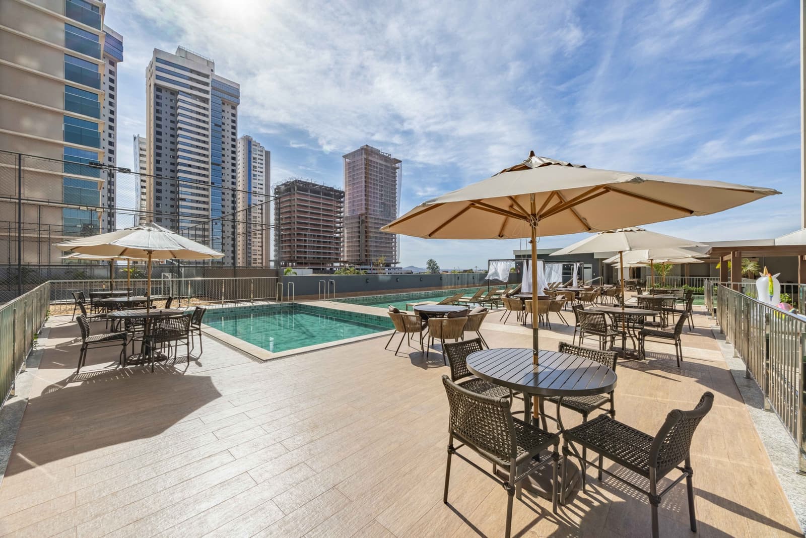 APARTAMENTO 3 SUITES E 02 VAGAS - PARK LOZANDES - EURO PARQUE NORONHA