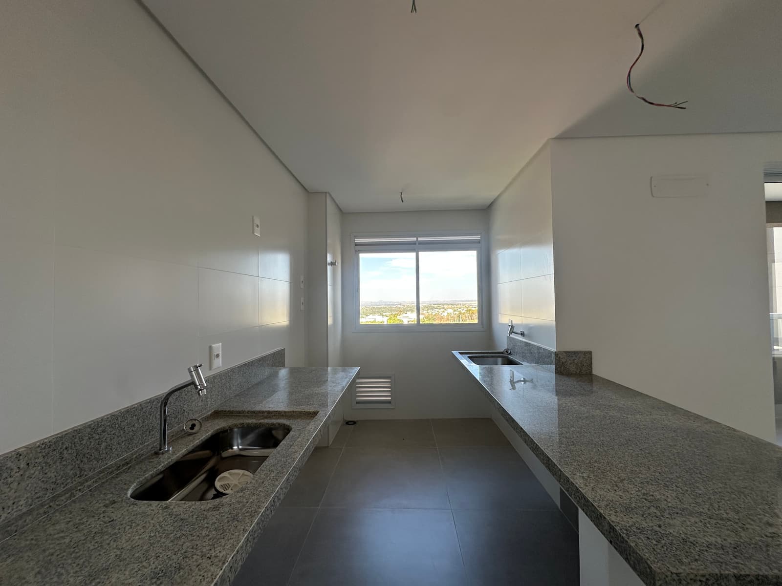 APARTAMENTO 3 SUITES E 02 VAGAS - PARK LOZANDES - EURO PARQUE NORONHA