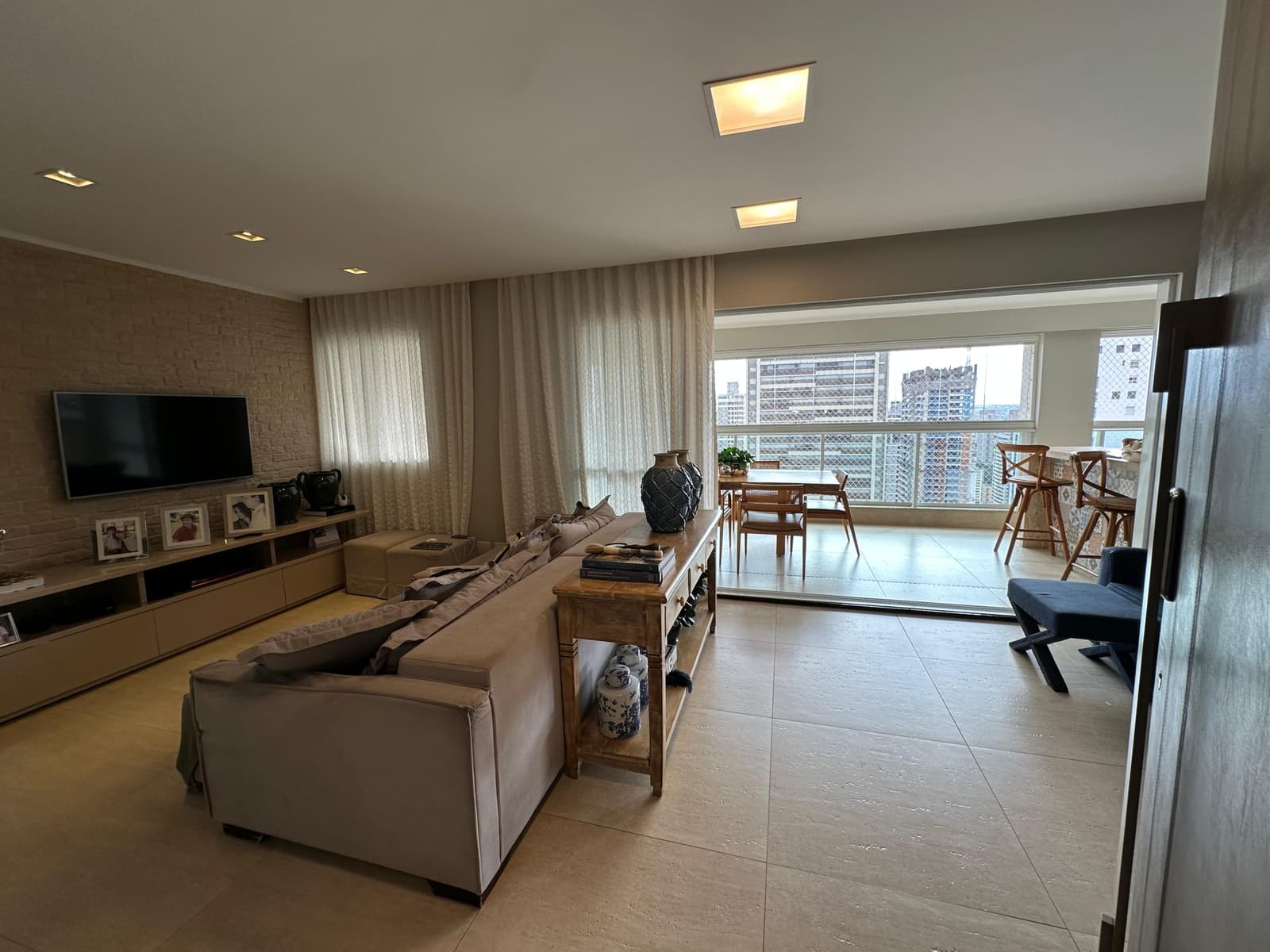 APARTAMENTO 3 SUITES NIO SETOR BUENO - VARANDAS DA PRAÇA LIFESTYLE