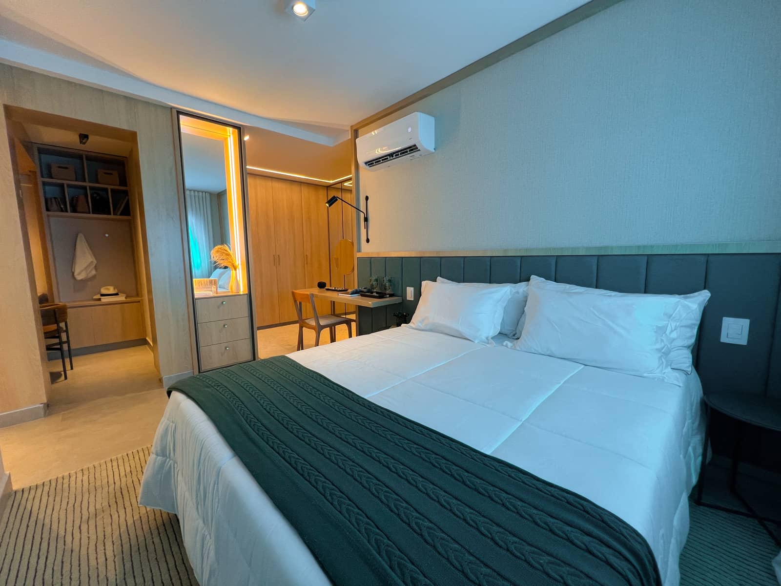 APARTAMENTO 3 SUITES NO SETOR MARISTA - NATTO BUENO