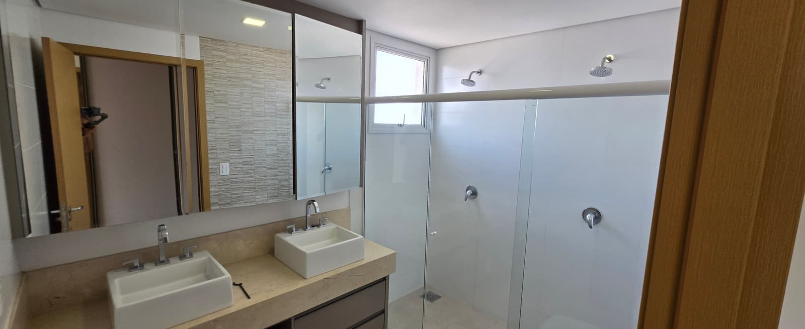 APARTAMENTO 3 SUITES PLENAS NO SETOR MARISTA - LEBLON MARISTA