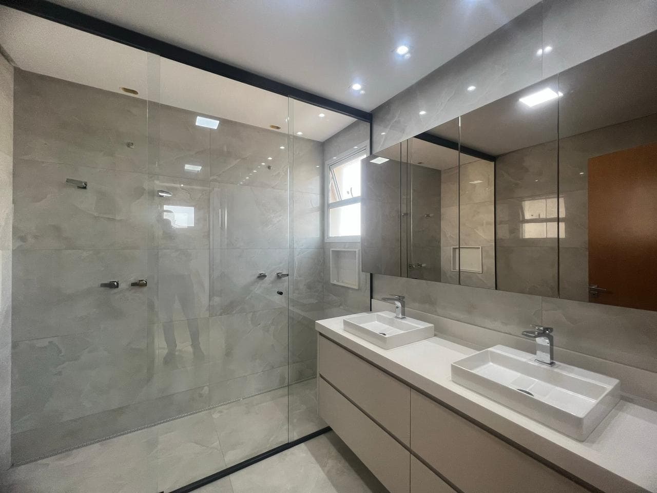 APARTAMENTO 4 QUARTOS 3 SUITES NO SETOR BUENO- GRAN EXCELLENCE