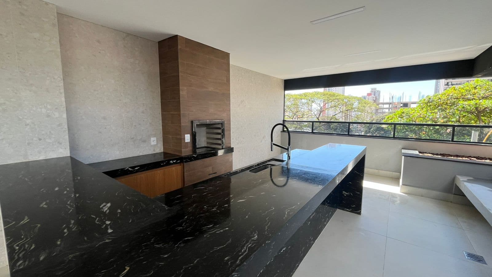 APARTAMENTO 4 SUITES NO SETOR MARISTA - IMPERADOR ISKANDAR LOURENZZO