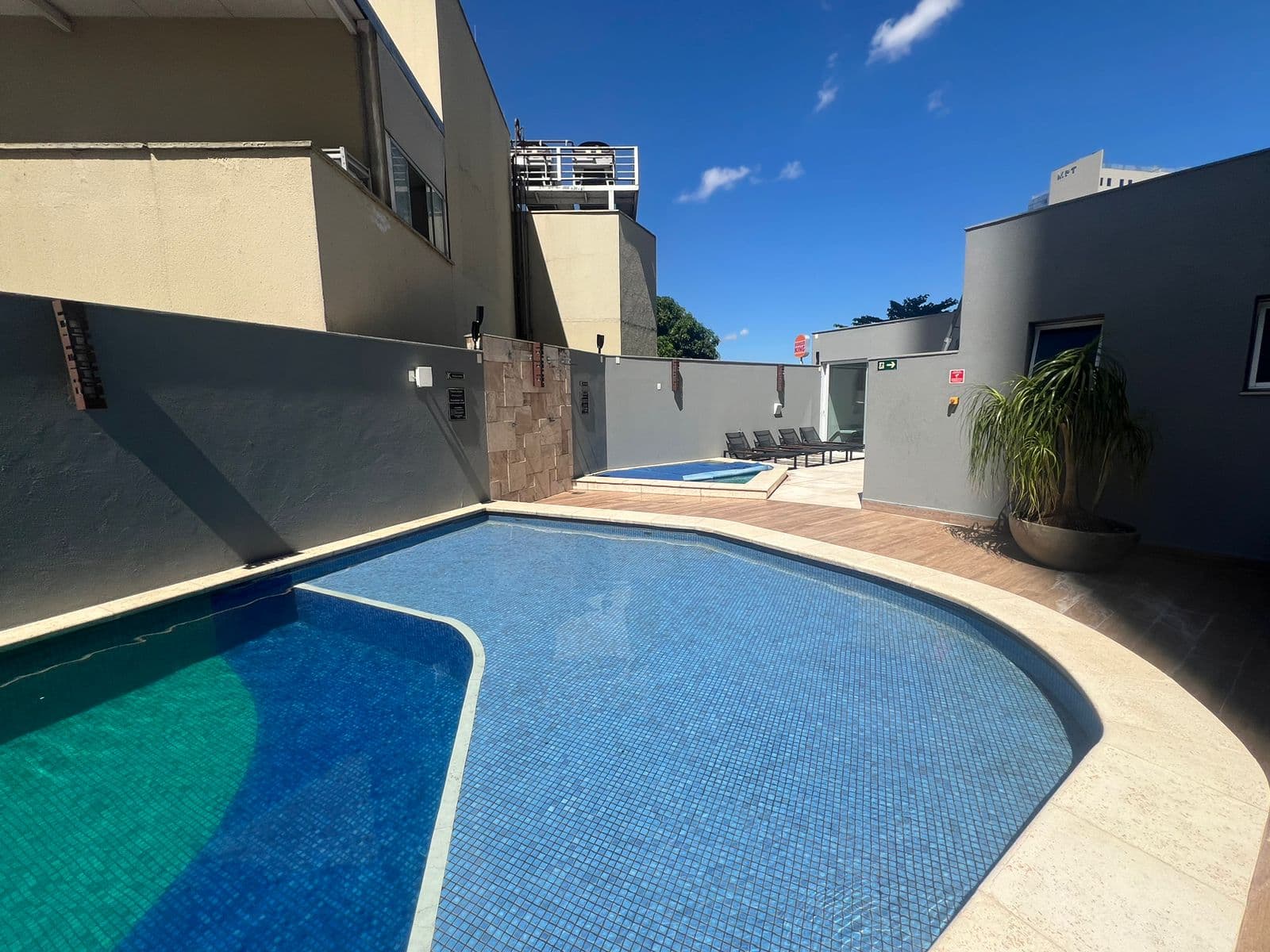 APARTAMENTO 4 SUITES - SETOR NOVA SUIÇA- MOBILIADO E DECORADO - KINGDOM PARK