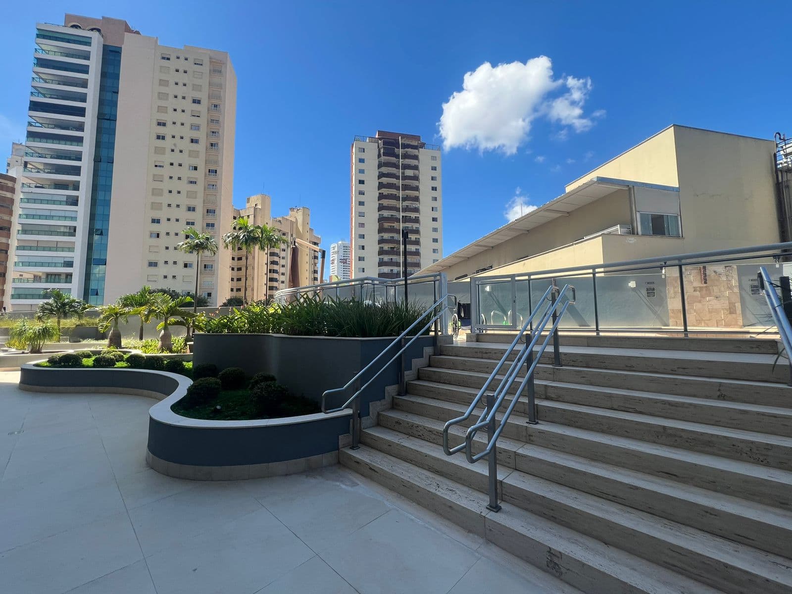 APARTAMENTO 4 SUITES - SETOR NOVA SUIÇA- MOBILIADO E DECORADO - KINGDOM PARK