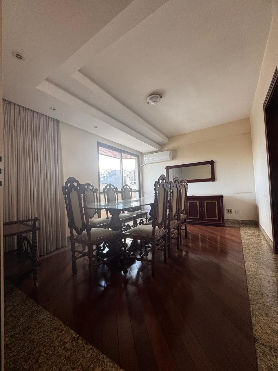 APARTAMENTO 5 QUARTOS E 2 SUITES NO SETOR OESTE - EDIFÍCIO KALLINAN