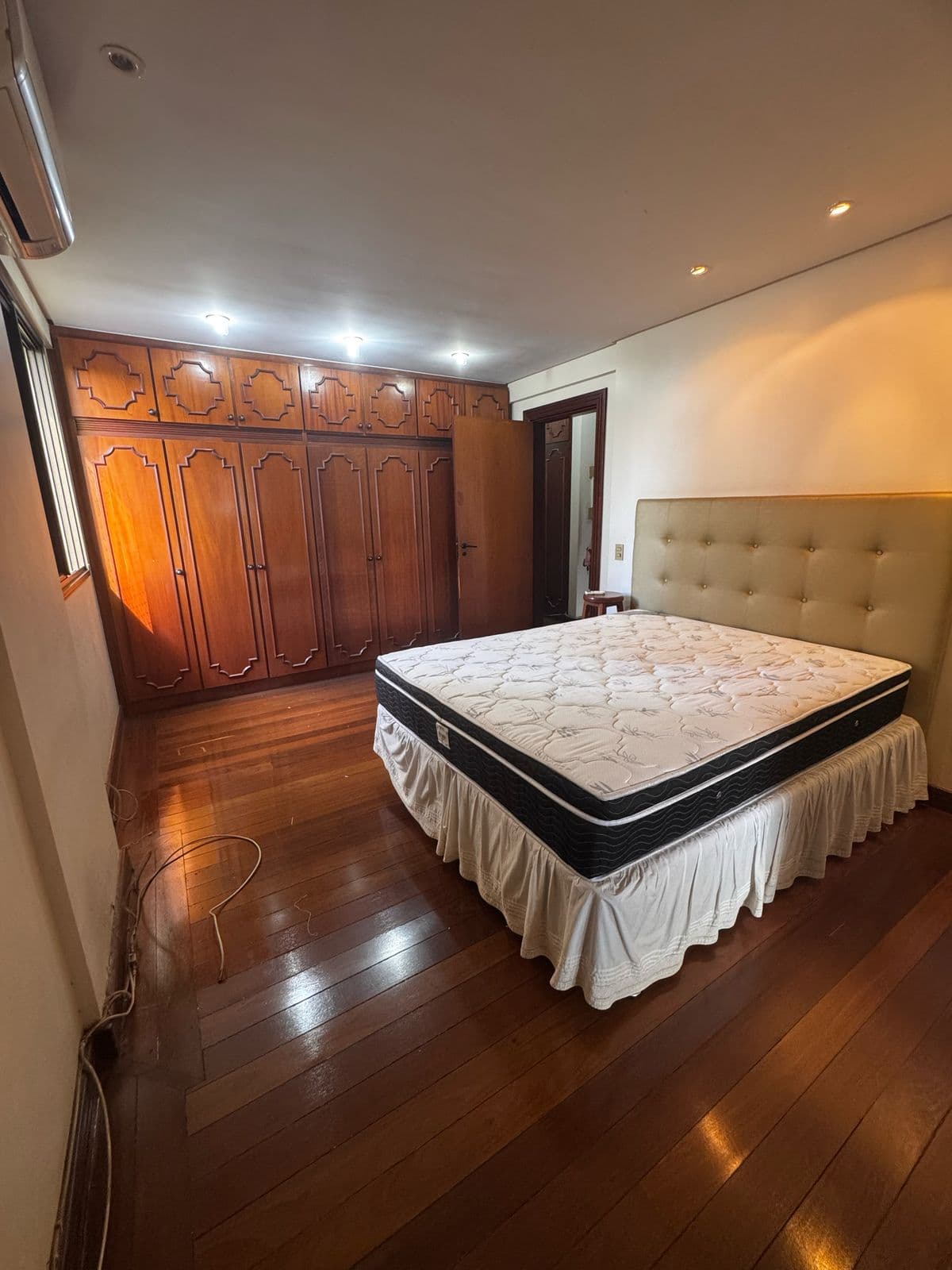 APARTAMENTO 5 QUARTOS E 2 SUITES NO SETOR OESTE - EDIFÍCIO KALLINAN
