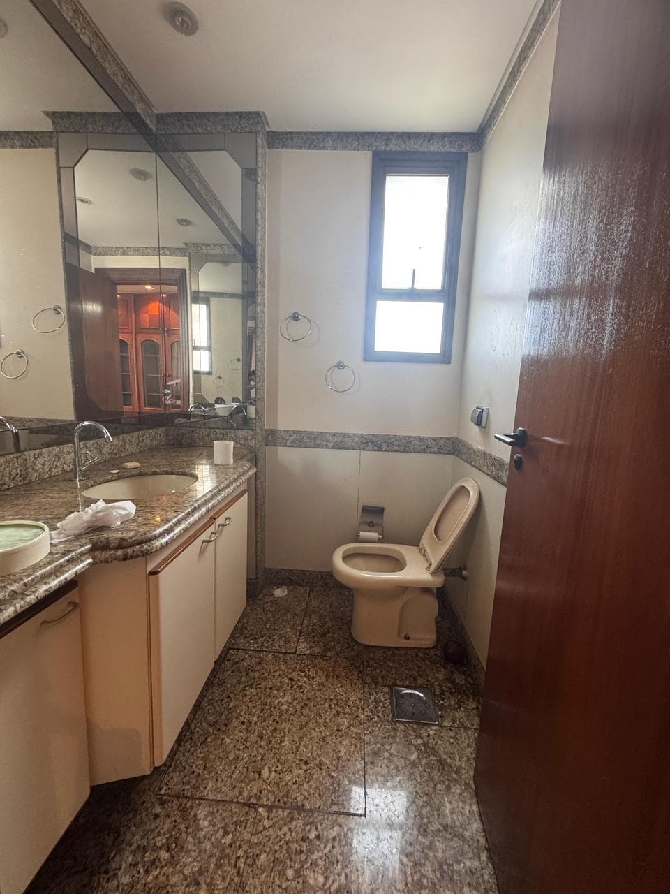 APARTAMENTO 5 QUARTOS E 2 SUITES NO SETOR OESTE - EDIFÍCIO KALLINAN