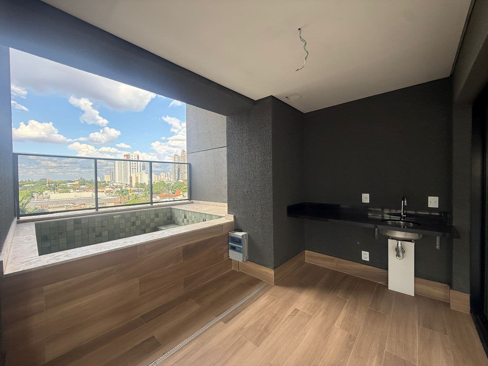 APARTAMENTO PENTHOUSE 3 SUITES NO SETOR MARISTA COM PISCINA - GYRO ROOFTOP