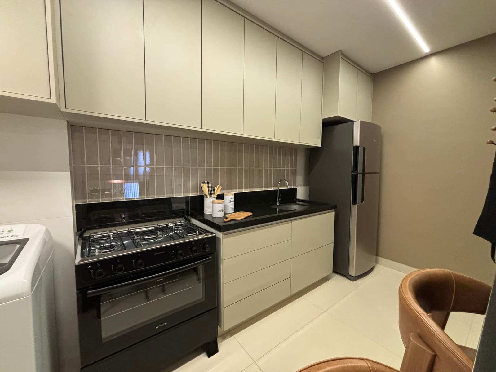 APARTAMENTO VILA ROSA 2 QUARTOS E SUITE - AZALEIA