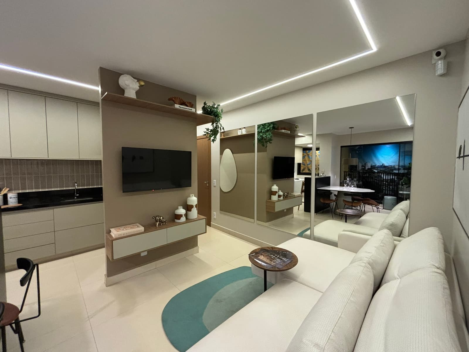 APARTAMENTO VILA ROSA 2 QUARTOS E SUITE - AZALEIA