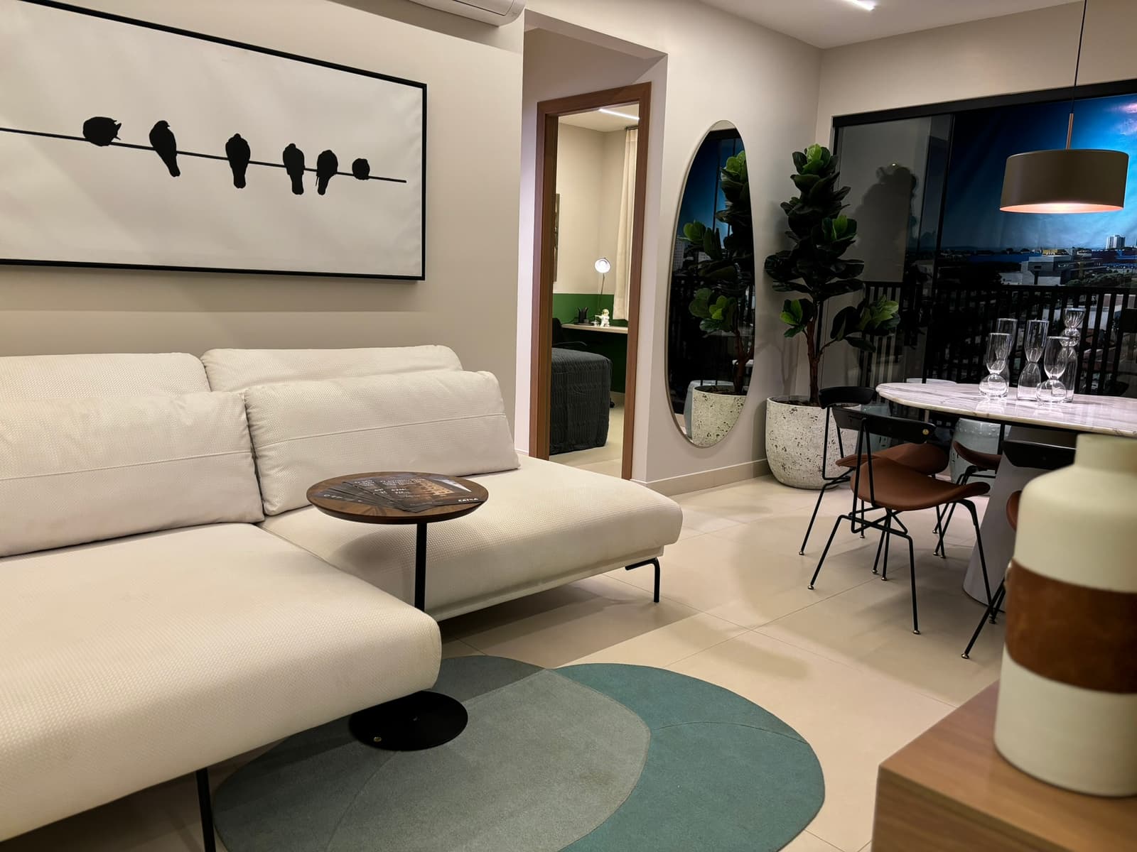 APARTAMENTO VILA ROSA 2 QUARTOS E SUITE - AZALEIA