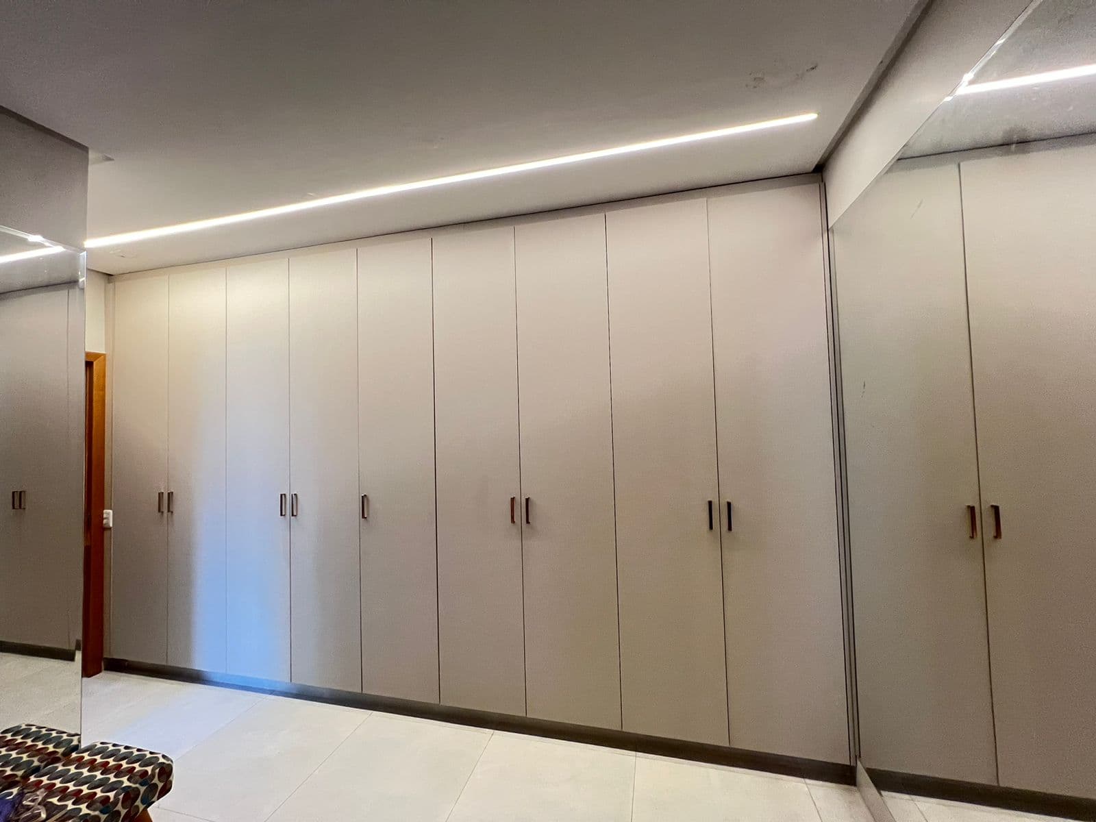 CASA 3 SUITES EM CONDOMINIO - SENADOR CANEDO - JARDINS BOLONHA
