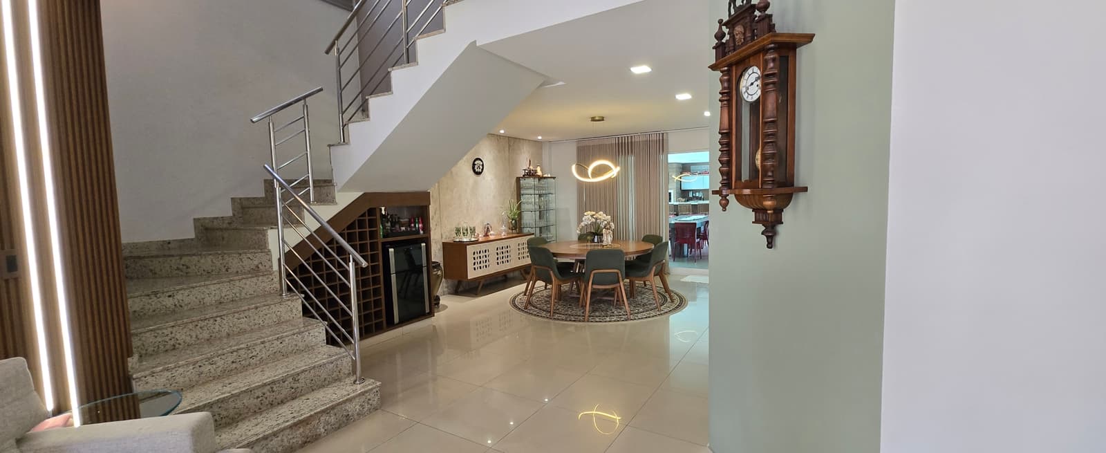 CASA SOBRADO 5 QUARTOS SENDO 4 SUITES - JARDINS MÔNACO SOBRADO DE LUXO