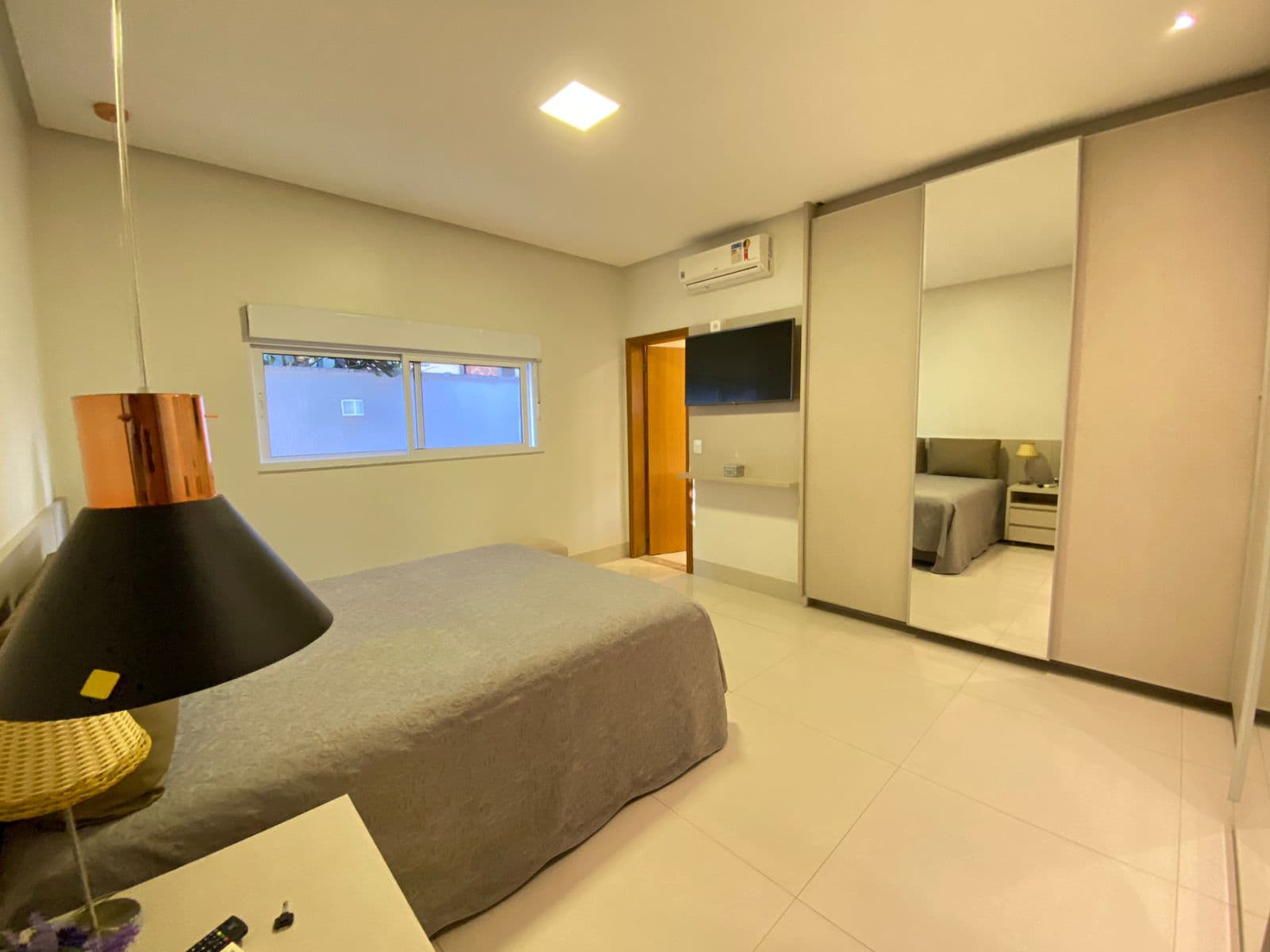 CASA TÉRREA CONDOMINIO 4 QUARTOS SENDO 3 SUITES - JARDINS LISBOA