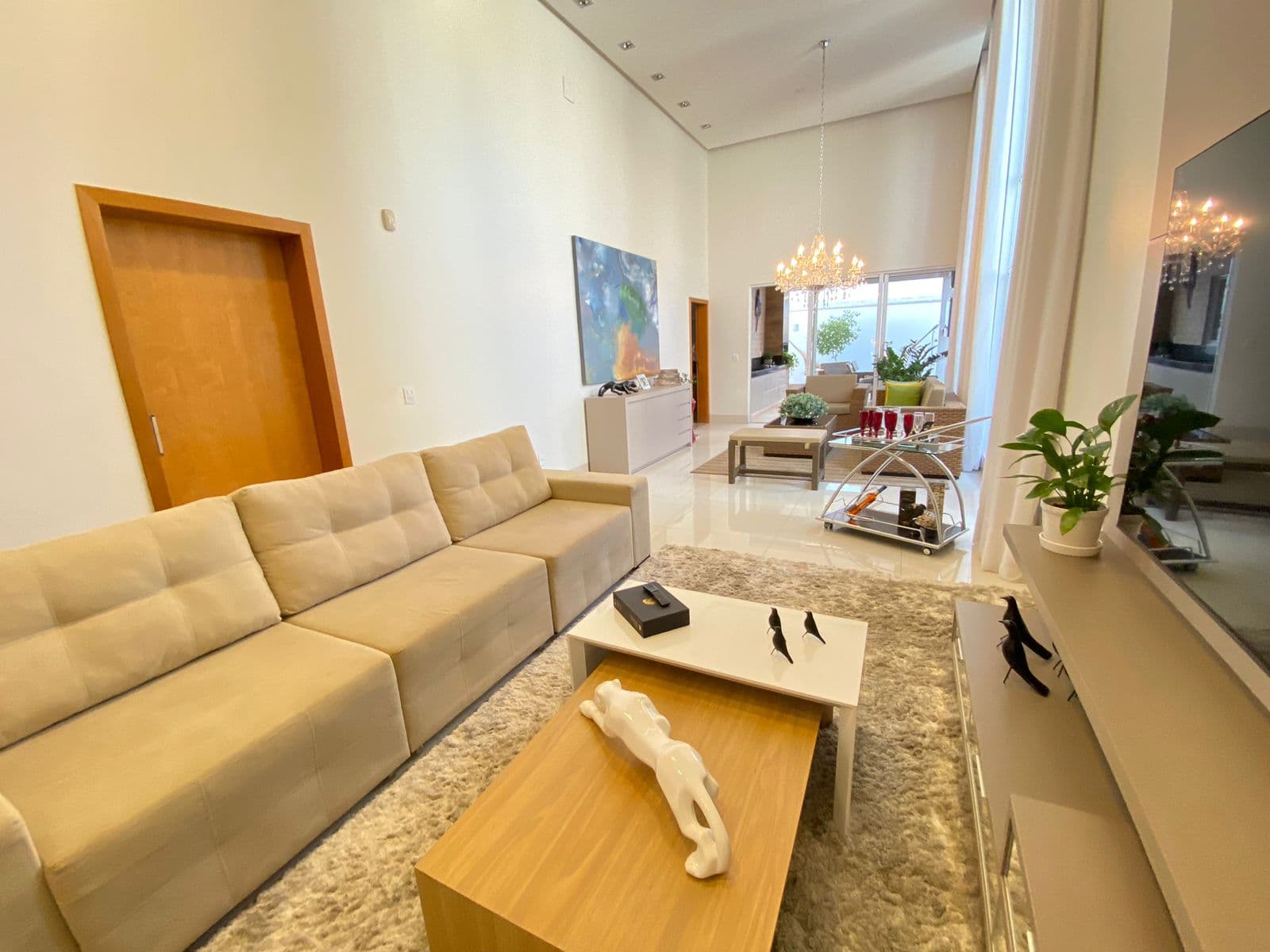 CASA TÉRREA CONDOMINIO 4 QUARTOS SENDO 3 SUITES - JARDINS LISBOA