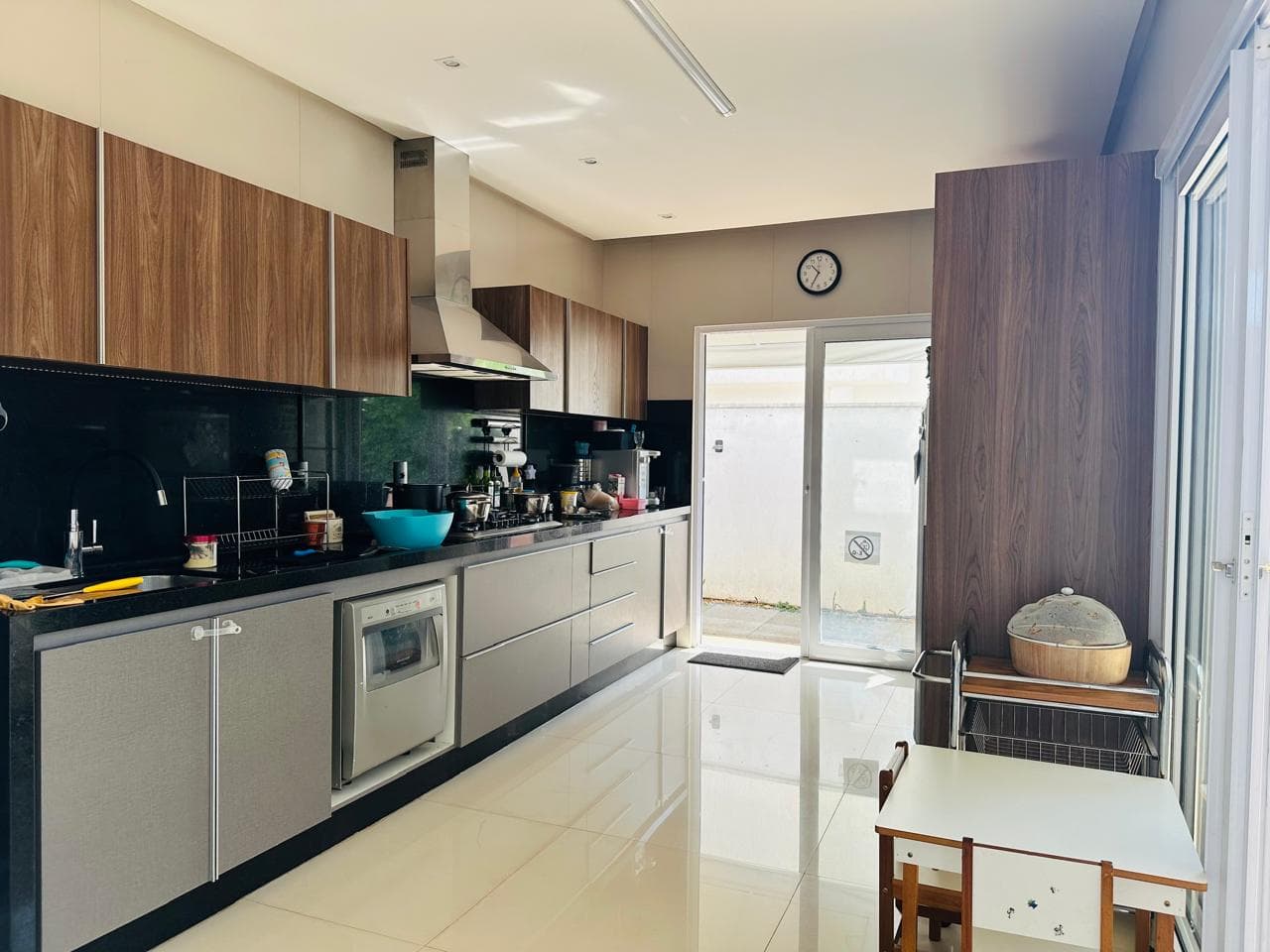 Casa Térrea em Condominio 4 suítes plenas - Jardins Verona