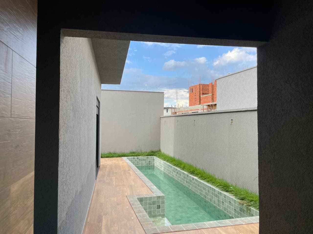 Casa Térrea em Condominio 4 suites plenas - Portal do Sol Garden