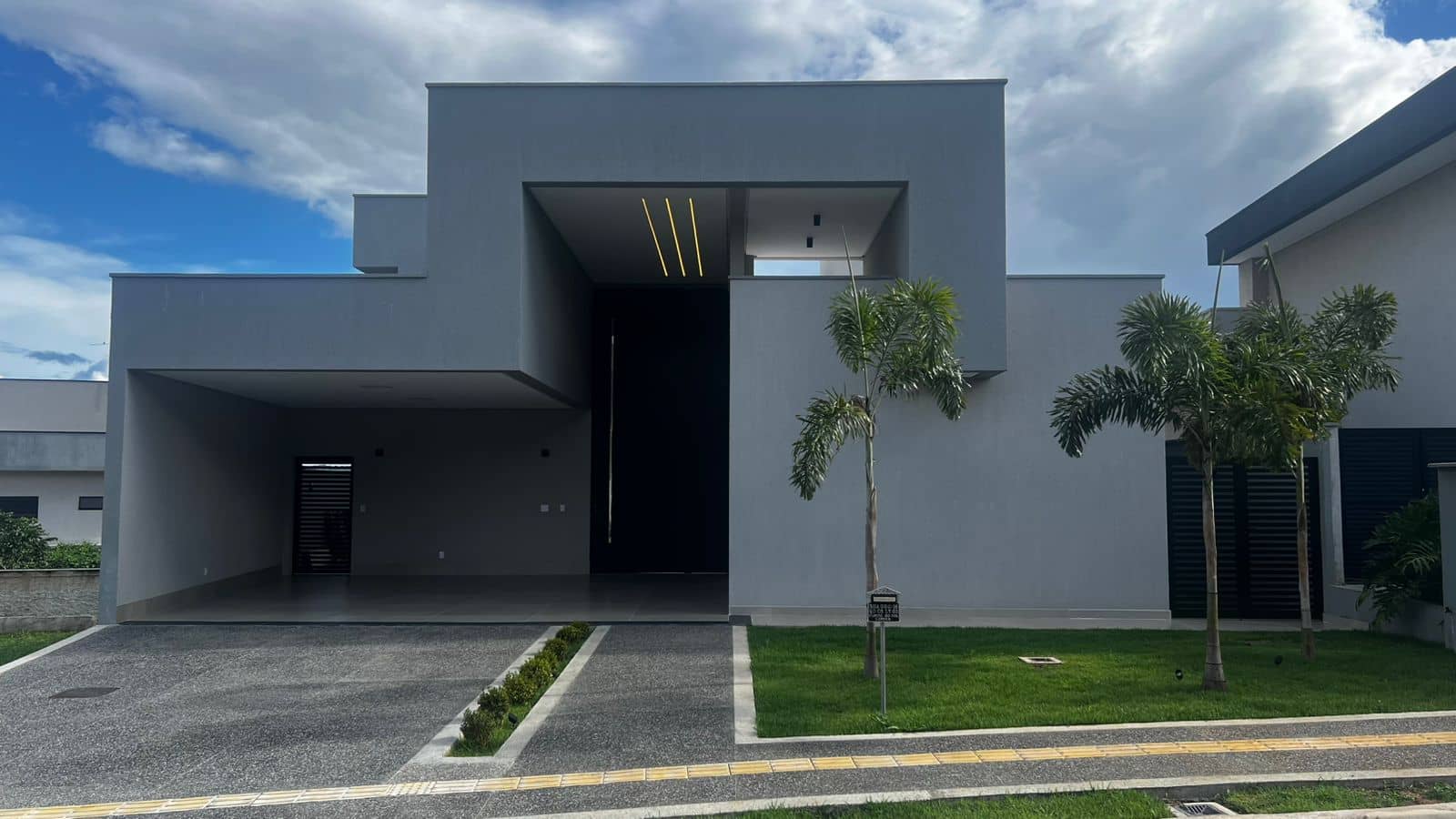 Casa Térrea em Condomínio 4 suítes plenas - Portal do Sol Garden