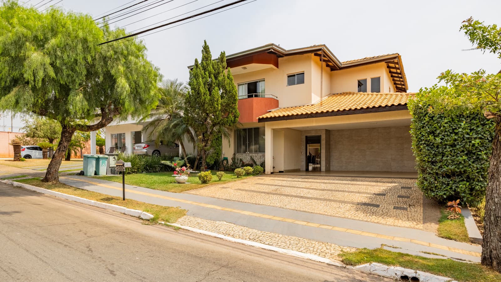 SOBRADO 3 SUITES EM CONDOMINIO - PORTAL DO SOL I
